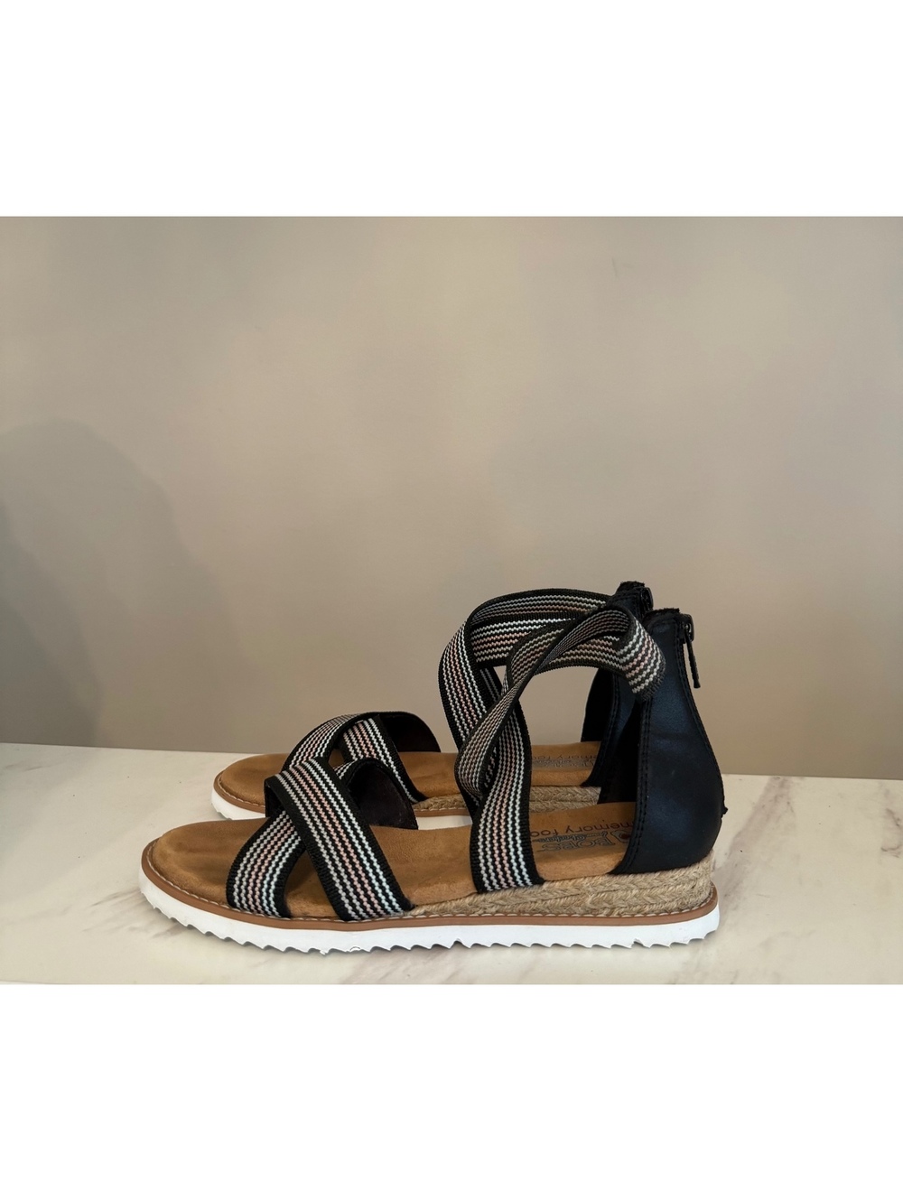 BOBS from Skechers Desert Kiss Candid Gal Wedge Sandals - Size 8 (Black/Multi)